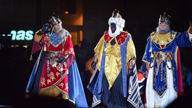 Los Reyes Magos visitando la ciudad de Alcoy, en una imagen de archivo.