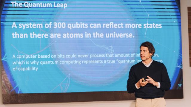 Carlos Kuchkovsky es CEO y cofundador de QCentroid, uno de los nombres propios en el emprendimiento español centrado en las tecnologías cuánticas.