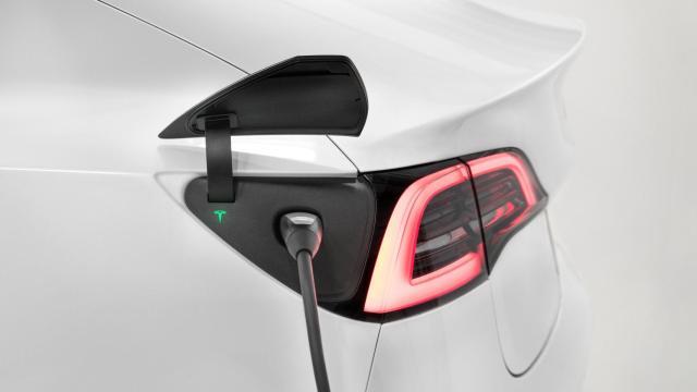 Tesla recargando.