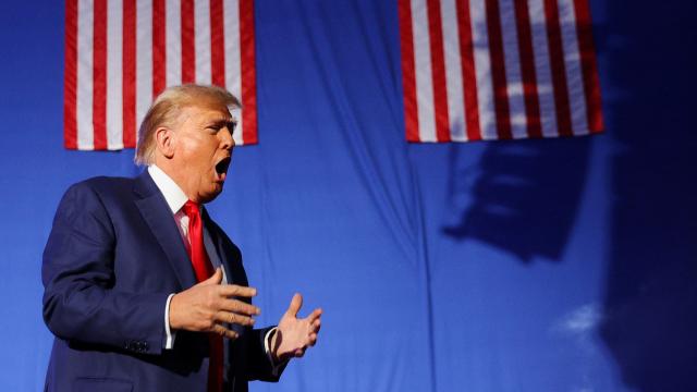 Donald Trump en un acto de campaña en New Hampshire.