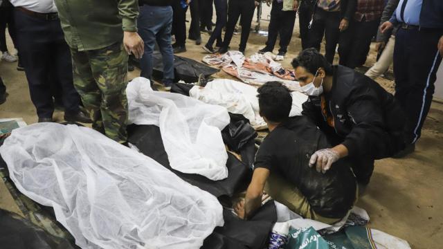 Dos explosiones matan a más de 100 personas durante una conmemoración cerca de la tumba del asesinado general iraní Soleimani.