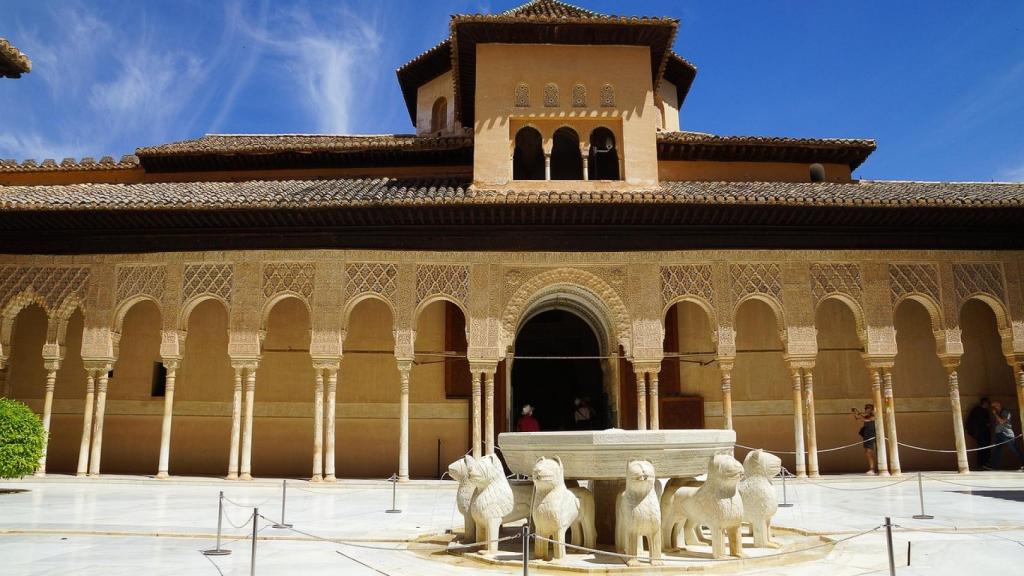 El Patio de los Leones de la Alhambra