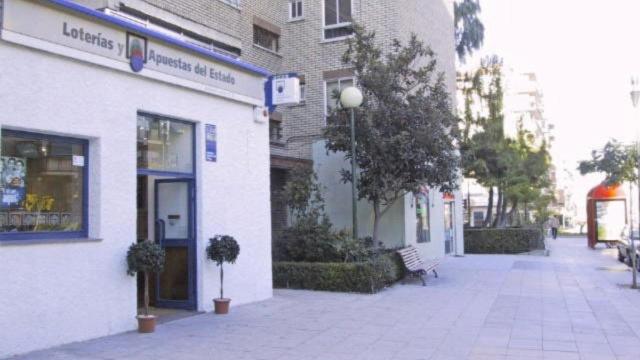Administración de Móstoles donde se ha vendido íntegro el segundo premio de la Lotería del Niño.