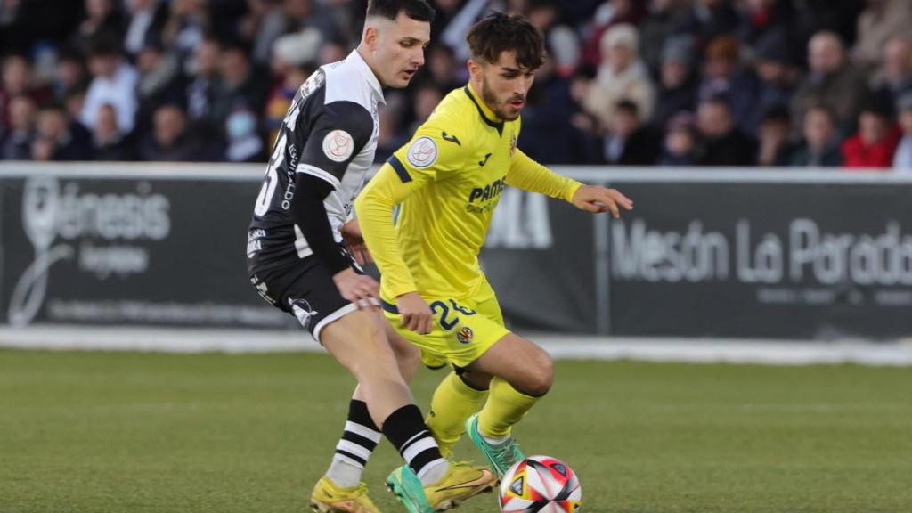 Adria Altimira, durante un partido con el Villareal contra Unionistas de Salamanca.