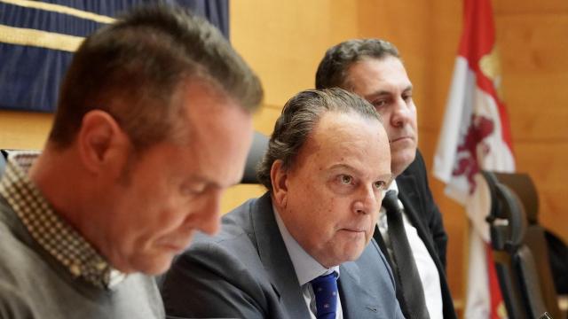 El presidente del Consejo de Cuentas, Mario Amilivia, presenta el informe de fiscalización de la Cuenta General de la Comunidad en las Cortes