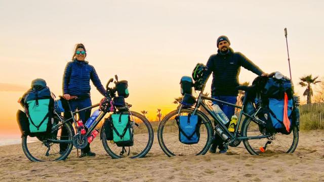 Alfredo y Marta en Francia. / Foto: @universalnomada.