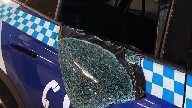 Vehículo policial roto. Foto: Policía Local de Guadalajara.