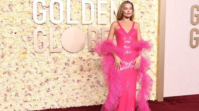Margot Robbie en los Globos de Oro 2024