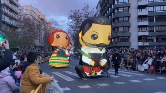 Los muñecos manchegos que desfilaron en la cabalgata de Valencia.