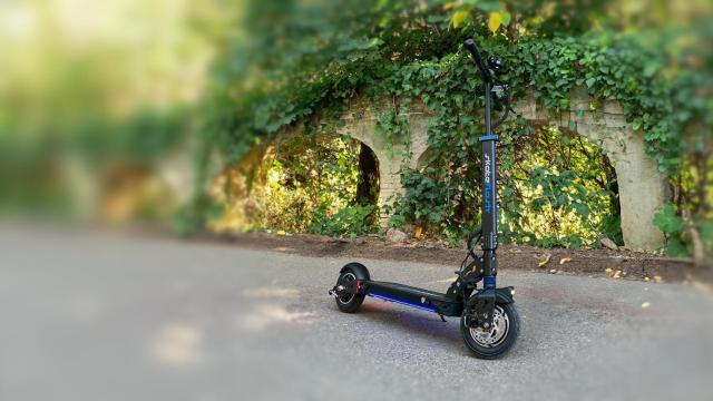 PcComponentes tira el precio de este patinete eléctrico: ¡está rebajado más de 200€!