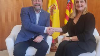 Acuerdo entre Luis Barcala (PP) y Maria Carmen Robledillo (Vox) para aprobar los presupuestos de Alicante.