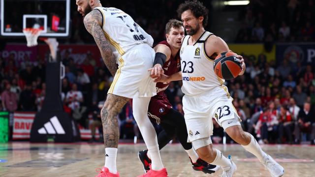 Llull, con el balón ante el Bayern.