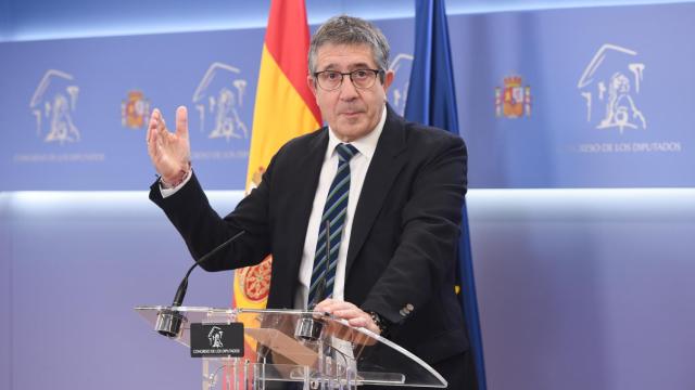 El portavoz del PSOE en el Congreso, Patxi López, este martes en la habitual rueda de prensa tras la Junta de Portavoces.
