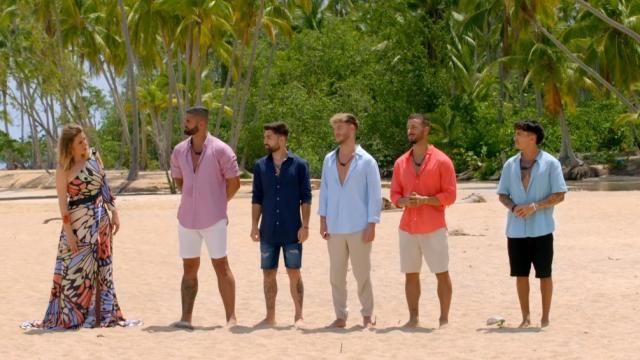 Sandra Barneda junto a los concursantes de 'La isla de las tentaciones 7'.