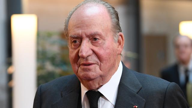 La emoción de Juan Carlos, el discurso de su hija Elena y el menú: las imágenes inéditas de la gran fiesta del Emérito