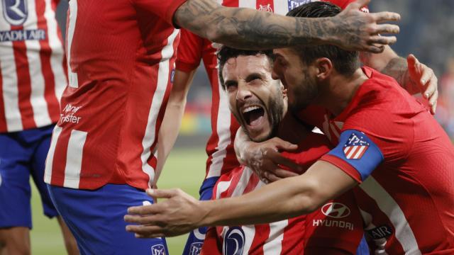 Los jugadores del Atlético de Madrid celebran el gol de Mario Hermoso en la Supercopa de España.
