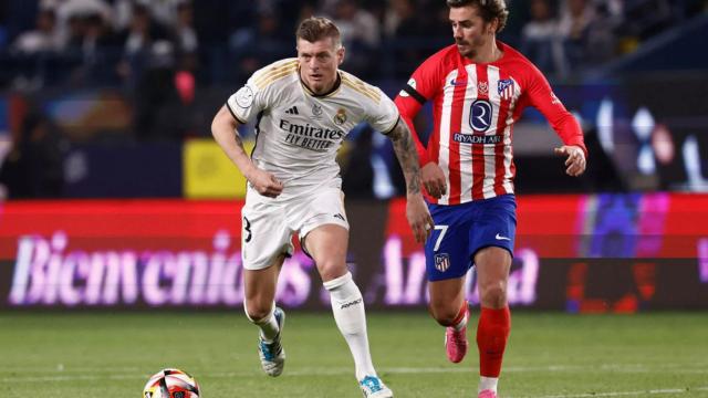 Toni Kroos junto a Griezmann en el partido de la Supercopa.
