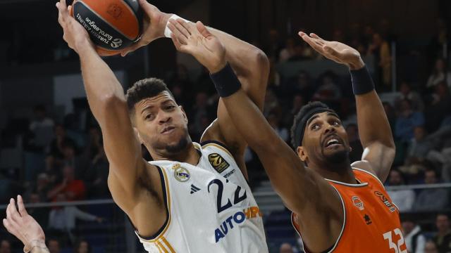 Tavares, frente al Valencia Basket