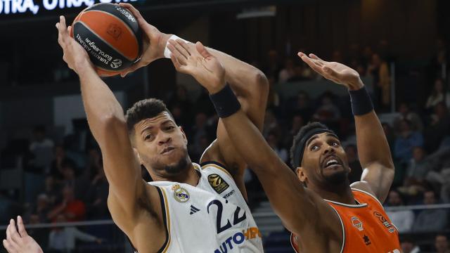 Tavares, frente al Valencia Basket
