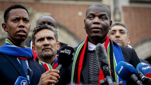 Ronald Lamola, ministro de Justicia sudafricano, frente a la Corte Internacional de Justicia.