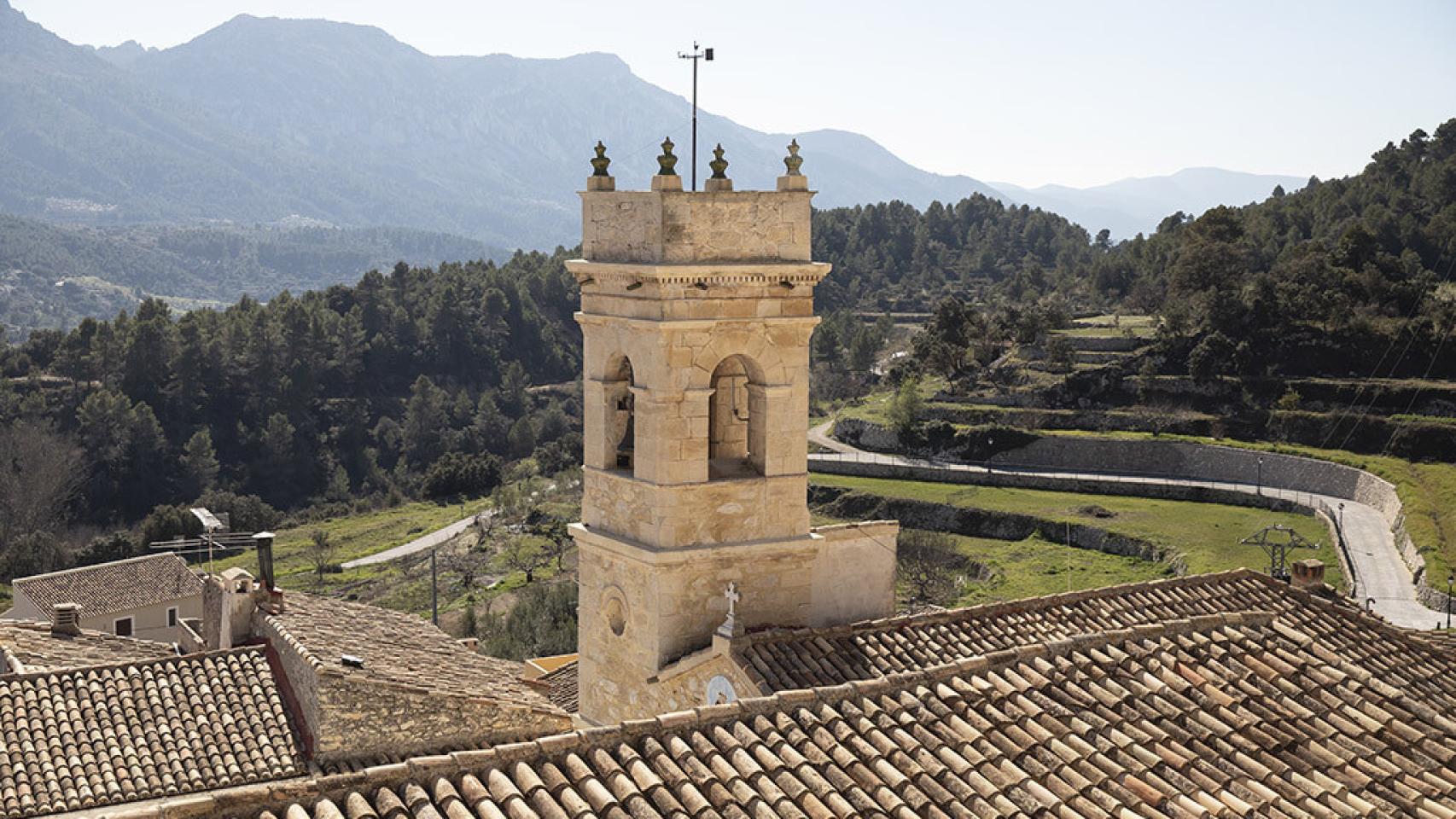 El castillo de Tollos es hoy la casa parroquial.