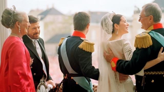Margarita II, a su lado John Donaldson, Federico de Dinamarca, Mary Donaldson y Enrique de Dinamarca, en la boda de los futuros Reyes.