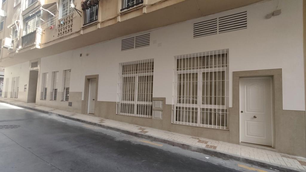 Imagen de varios locales transformados en vivienda.