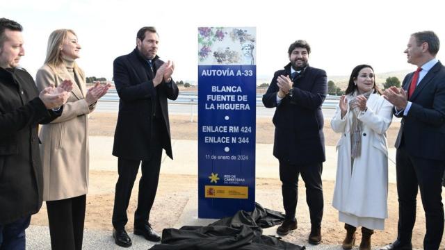 Adjudicación de las obras de la plataforma ferroviaria.