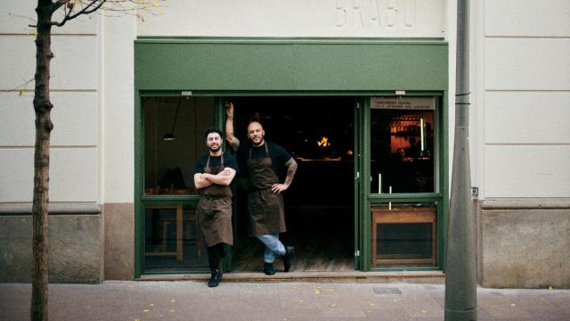 Brasas, encurtidos y churros, así es el restaurante que triunfa desde hace un año en Barcelona