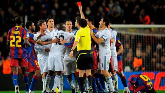 Eduardo Iturralde González expulsa a Sergio Ramos en El Clásico