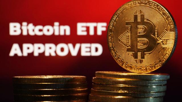 Ilustración sobre la aprobación de los ETF de bitcoin al contado.