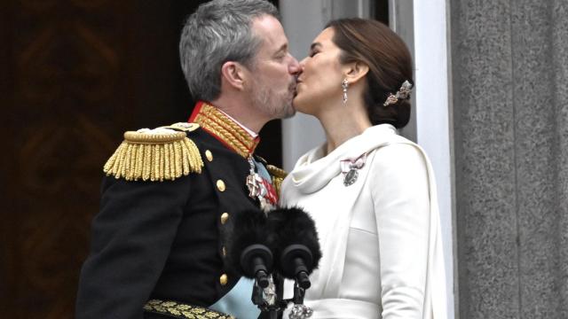 Beso de película de Federico y Mary.
