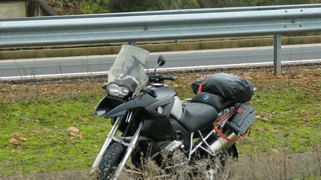 Estado en el que quedó la moto tras el accidente