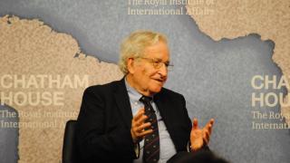 Noam Chomsky. Foto: Chatham House, Londres
