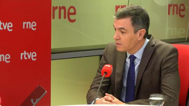 El presidente del Gobierno, Pedro Sánchez, este lunes en RNE.