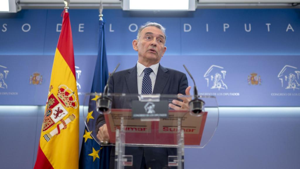 El portavoz parlamentario de IU y diputado de Sumar Enrique Santiago.