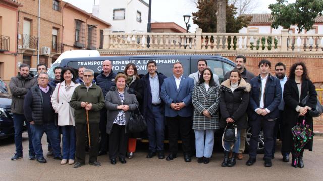 Caballero corrobora el éxito del transporte a demanda y confirma su ampliación en 450.000 km