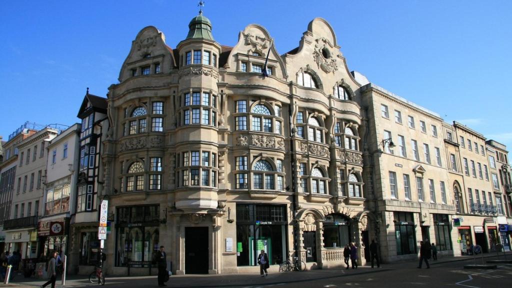 La calle Oxford Street tiene más de 300 tiendas.