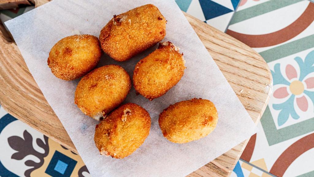 Croqueta de jamón ibérico.