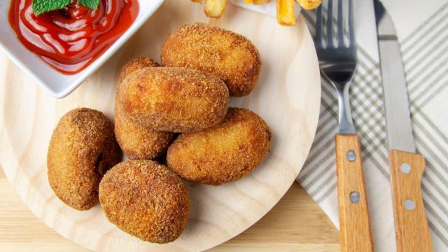 Cómo freír las croquetas congeladas sin que se rompan ni queden frías