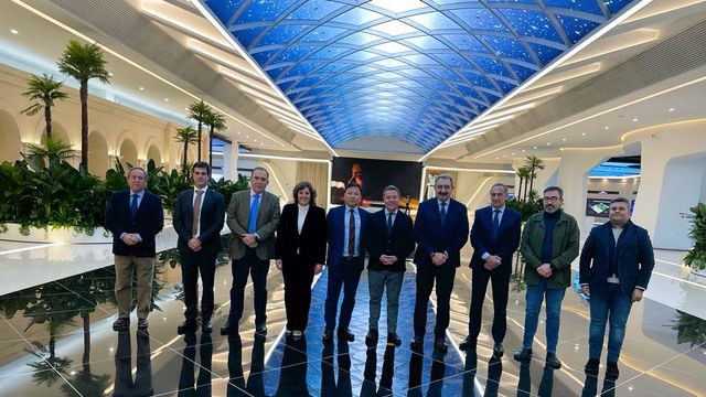 Imagen de la delegación de Castilla-La Mancha en la sede de Huawei en Pekín (China).