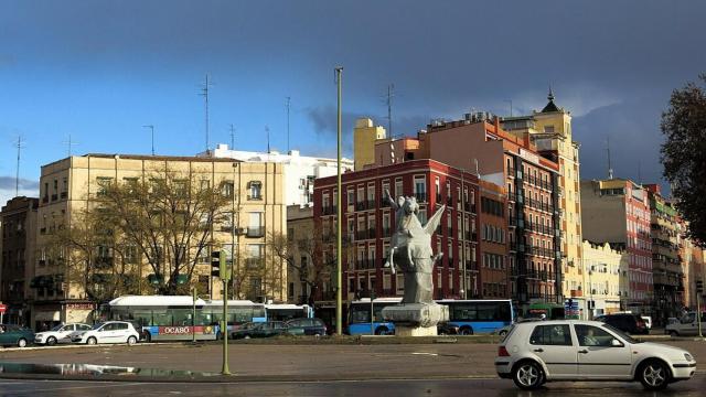 Una de las plazas del barrio donde ha bajado el precio del alquiler.