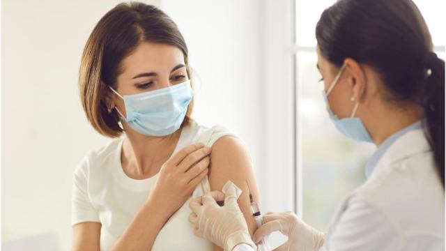 La ola de gripe desciende en A Coruña pero se mantienen los ingresos por covid