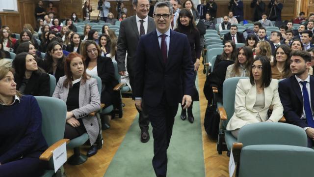 El ministro Bolaños, este martes junto al fiscal general, Álvaro García Ortiz, en la inauguración del curso selectivo de la 62º promoción de acceso a la carrera fiscal./