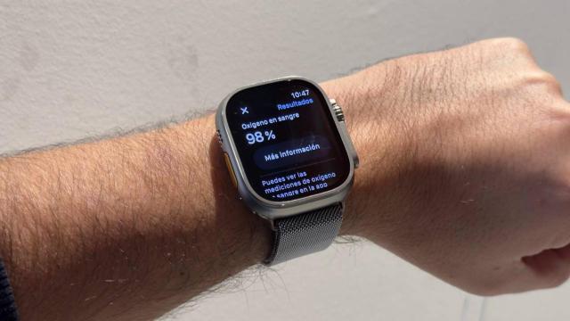 El Apple Watch Ultra 2 midiendo el oxígeno en sangre.