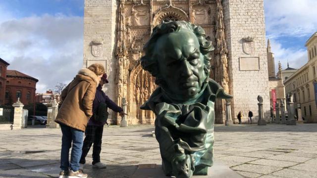 Imagen del Goya gigante en la Plaza de San Pablo de Valladolid