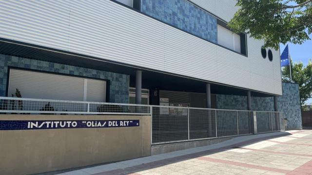 Entrada al IESO de Olías del Rey (Toledo).