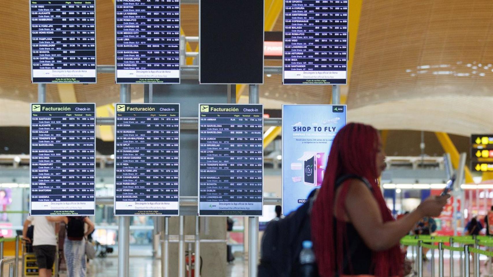 Paneles del Aeropuerto Madrid-Barajas.