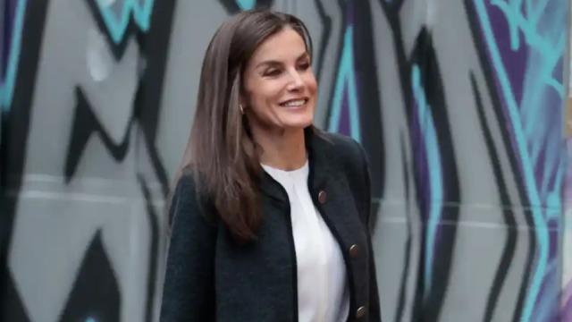 La reina Letizia a su llegada a la sede de la AECC