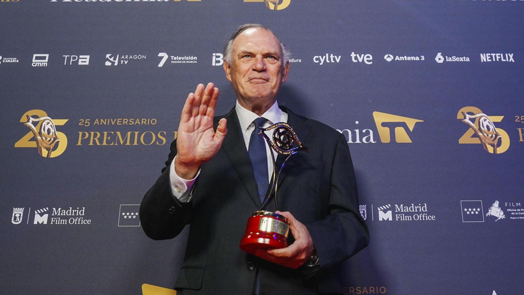 La emoción de Piqueras al recoger el Premio Jesús Hermida en los Iris: Si volviera a nacer, haría lo mismo